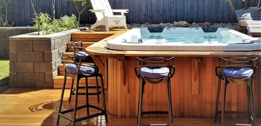 Profitable Outdoor Spa Retail Sales Store. Best in Class!