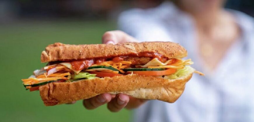 Popular Sub Sandwich Store With Excellent Work Life Balance. Work 5 Days only. Run under management.