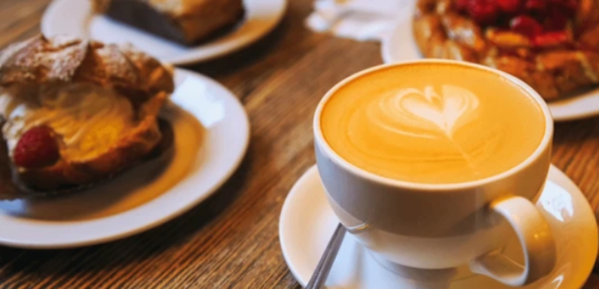 Renowned Café in Popular Hills Area, Short Trading Hours, High Profits