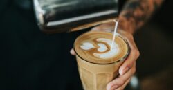 Renowned Café in Popular Hills Area, Short Trading Hours, High Profits