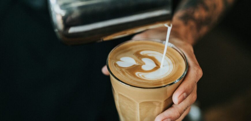 Renowned Café in Popular Hills Area, Short Trading Hours, High Profits