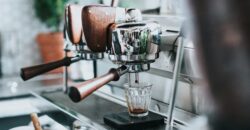 Renowned Café in Popular Hills Area, Short Trading Hours, High Profits