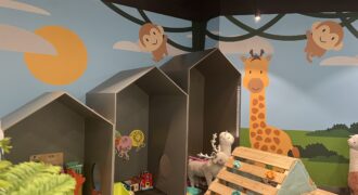 Best-Looking, Top-Rated Café with Kids’ Play Area in Bustling QLD Shopping Centre